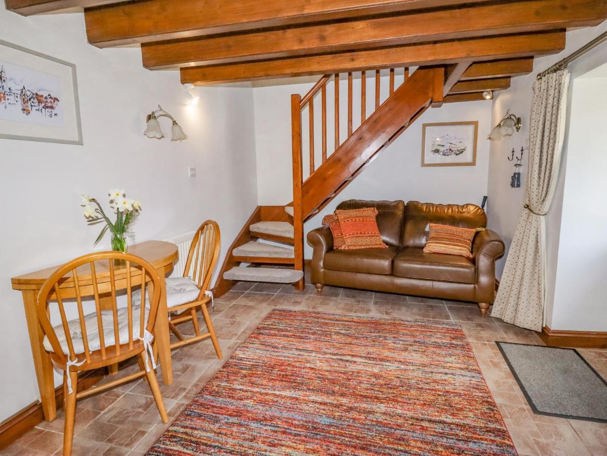 The Little White Cottage Llanferres Exterior foto