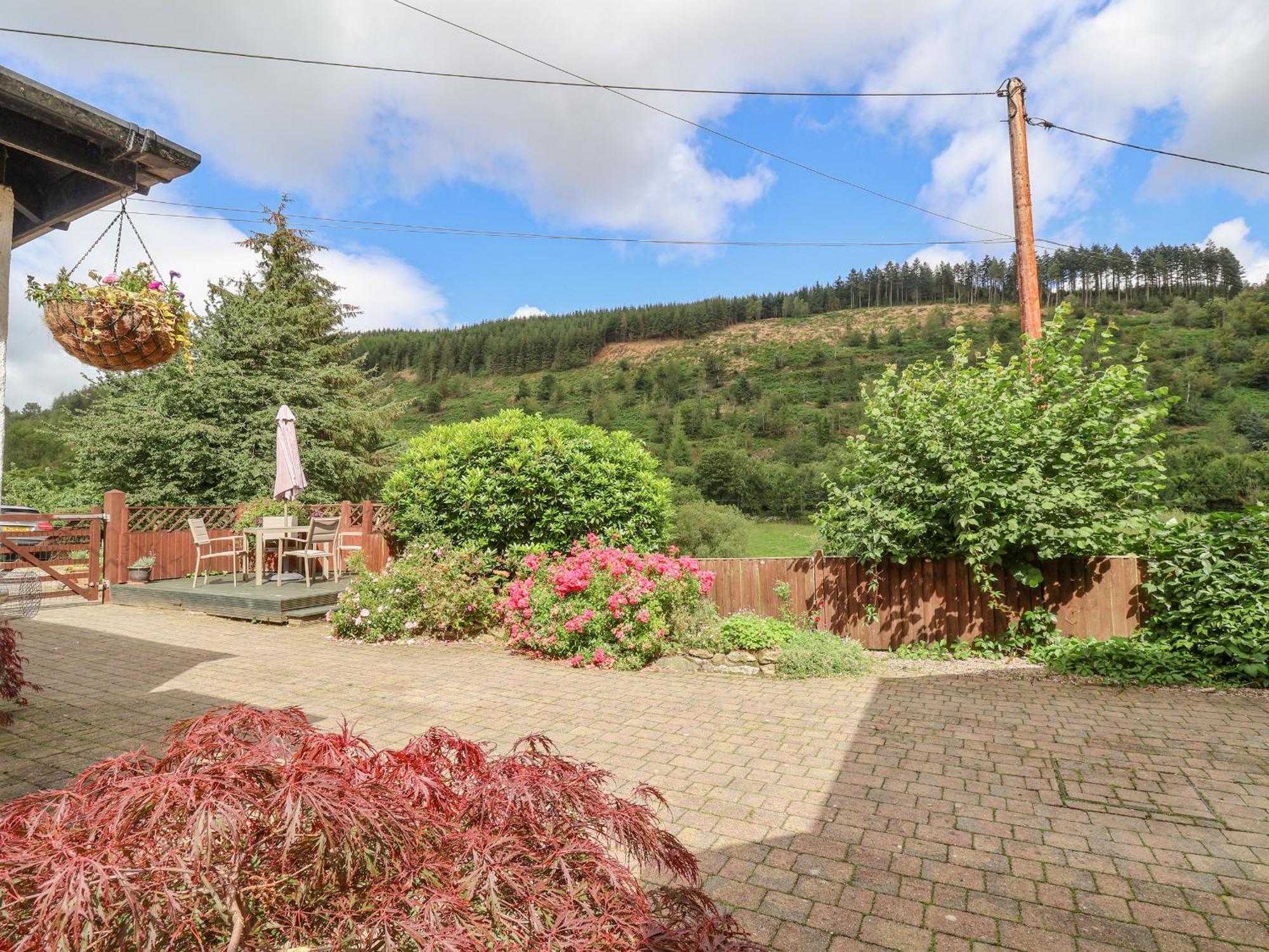 The Little White Cottage Llanferres Exterior foto